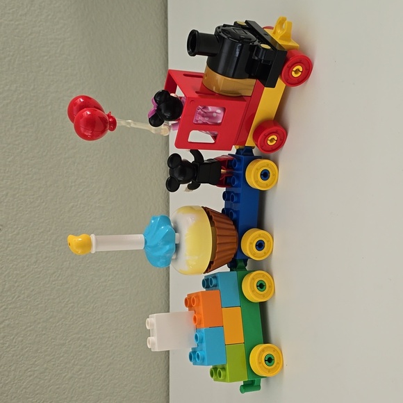 Lego Duplo Disney Mickey & Minnie Mouse Birthday Parade Train - Picture 7 of 7